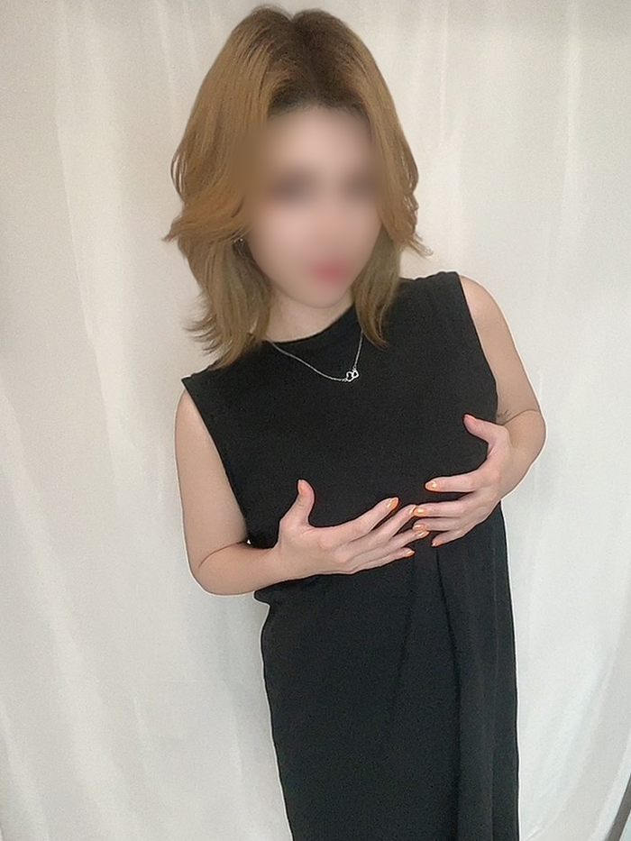 真島 まき(27)